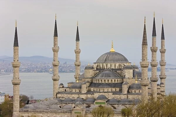 Elevated view of the Blue Mosque in Sultanahmet, overlooking the Bosphorus