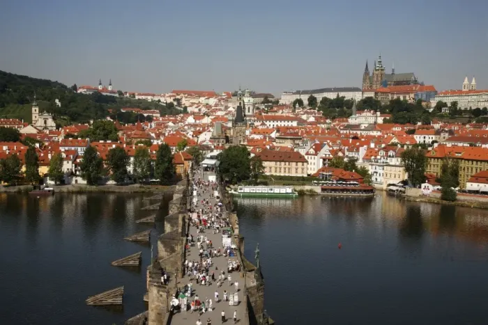 Framed Print : Elevated view over Charles Bridge, UNESCO World Heritage Site, Prague, Czech Republic Framed Print : Elevated view over Charles Bridge, UNESCO World Heritage Site, Prague, Czech Republic