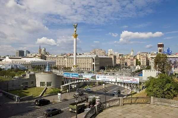 Elevated view over Maidan Nezalezhnosti (Independence Square), Kiev, Ukraine, Europe