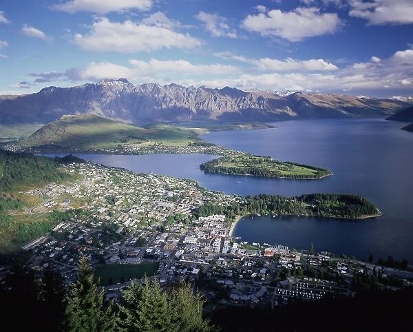 Elevated view over Queenstown to the Eyre mountain range