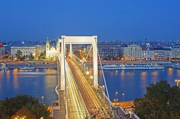 Elizabeth Bridge, Banks of the Danube, UNESCO World Heritage Site, Budapest, Hungary, Europe