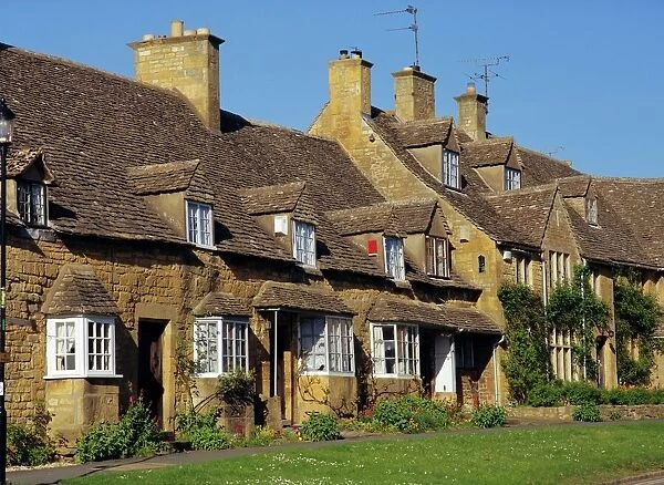 Elizabethan cottages, Broadway, the Cotswolds, Hereford & Worcester, England, UK, Europe