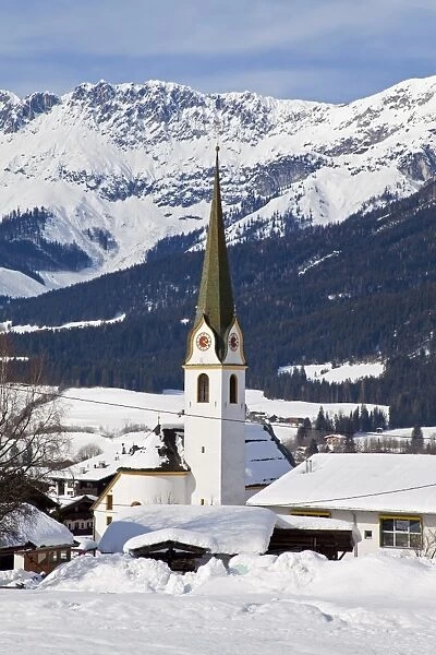 Ellmau ski resort, Wilder Kaiser mountains beyond, Tirol, Austrian Alps, Austria, Europe