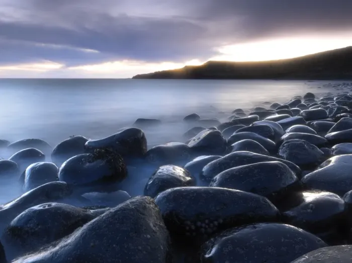 Framed Print : Embleton Bay at dawn from beach of basalt boulders known as The Rumble Churn Framed Print : Embleton Bay at dawn from beach of basalt boulders known as The Rumble Churn