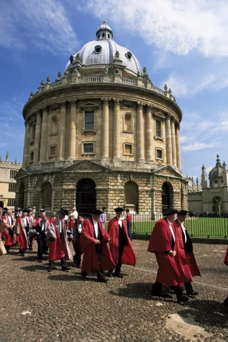 Framed Print : Encaenia, university dignitaries passing in front of the Radcliffe Camera Framed Print : Encaenia, university dignitaries passing in front of the Radcliffe Camera