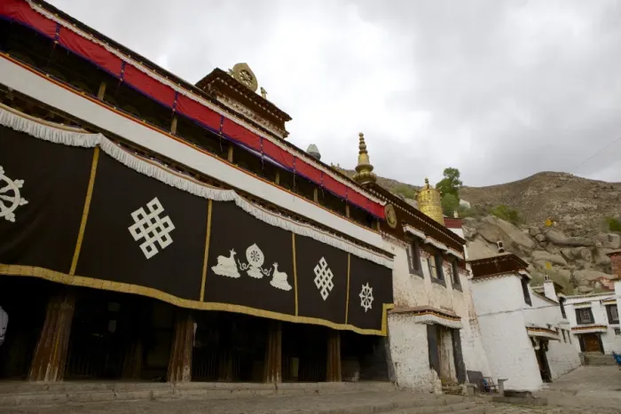 Framed Print : Entrance to the assembly hall at Sera Monastery, Lhasa, Tibet, China, Asia Framed Print : Entrance to the assembly hall at Sera Monastery, Lhasa, Tibet, China, Asia