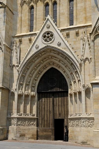 Entrance to Cathedrale Saint Andre (St. Andrews Cathedral), Bordeaux, UNESCO World Heritage Site, Gironde, Aquitaine, France, Europe