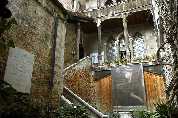 Entrance to the Fortuny Museum
