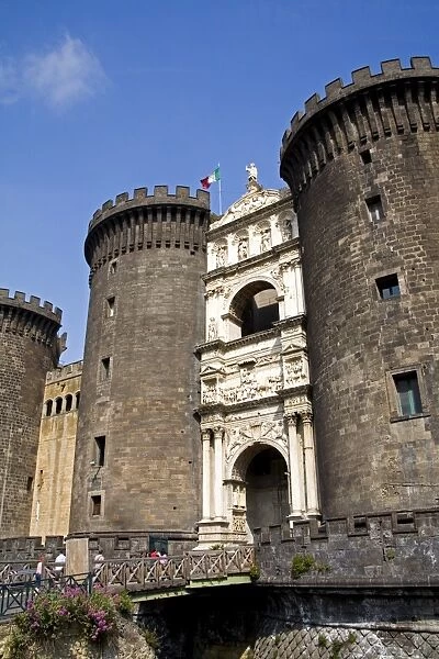 Entrance to Nuovo Castle