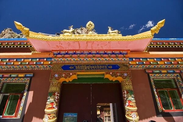 Entrance to Princess Wincheng temple, Yushu, Qinghai, China, Asia