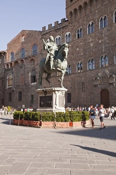 The equestrian statue of Cosimo I de Medici by Gianbologna in Piazza della Signoria, Florence, Tuscany, Italy, Europe