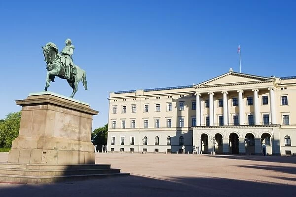 Equestrian statue of King Karl Johan, Det Kongelige Slott (Royal Palace)