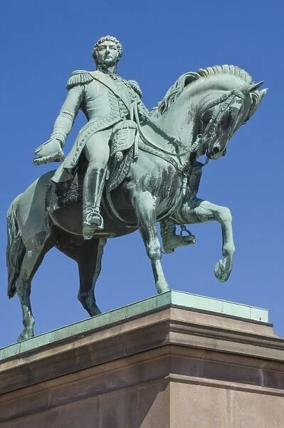 Equestrian statue in front of the Royal Palace, Oslo, Norway, Scandinavia, Europe
