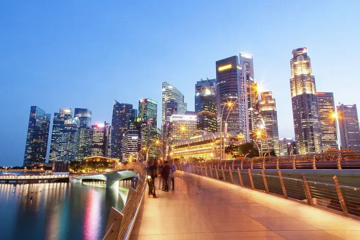 Framed Print : Esplanade bridge and downtown core skyscrapers in the background, Singapore