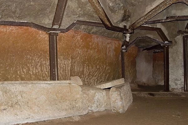 Etruscan necropolis of Madonna dell Olivo, Grotta della Regina, Tuscania