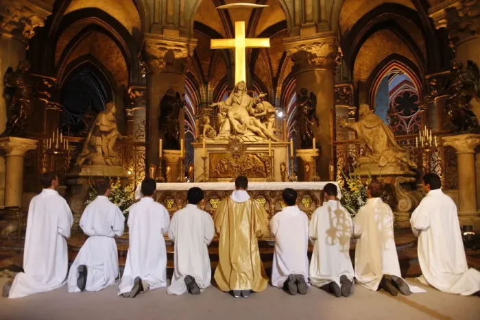 Framed Print : Eucharist adoration in Notre Dame de Paris cathedral, Paris, France, Europe Framed Print : Eucharist adoration in Notre Dame de Paris cathedral, Paris, France, Europe