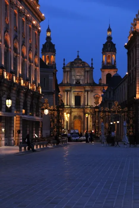 Framed Print : Evening floodlit view of the Cathedral Framed Print : Evening floodlit view of the Cathedral