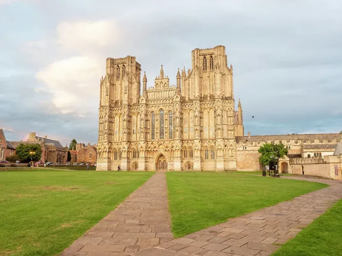 Framed Print : Evening light on the West Front, Wells Cathedral, Wells, Somerset, England, United Kingdom, Europe Framed Print : Evening light on the West Front, Wells Cathedral, Wells, Somerset, England, United Kingdom, Europe