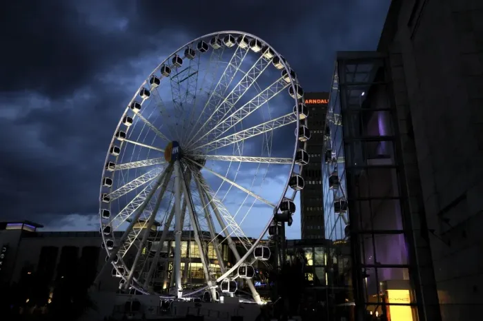Framed Print : Evening view of the Manchester Wheel, Manchester, England, United Kingdom, Europe Framed Print : Evening view of the Manchester Wheel, Manchester, England, United Kingdom, Europe