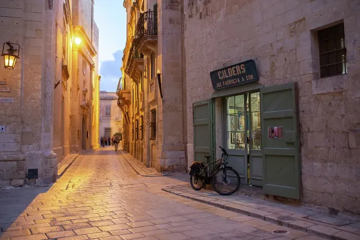 Framed Print : Evening view of Triq IL Villegaignon street in Mdina, Malta, Mediterranean, Europe Framed Print : Evening view of Triq IL Villegaignon street in Mdina, Malta, Mediterranean, Europe