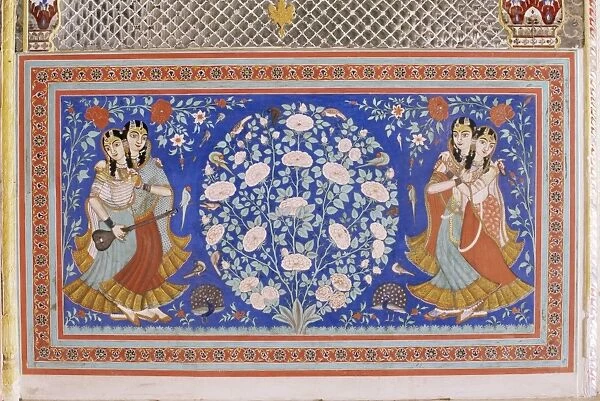 Detail of exquisite wall painting in the Sheesh Mahal (hall)