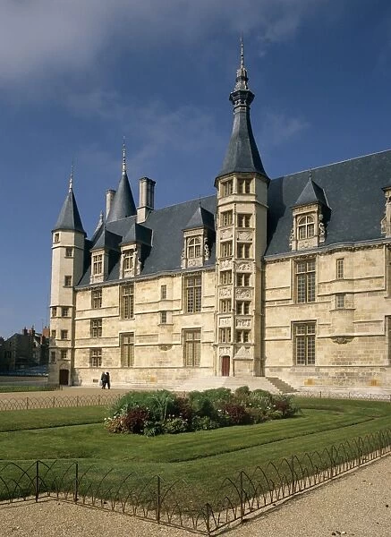 Exterior of Ducal Palace, Nevers, Bourgogne (Burgundy), France, Europe