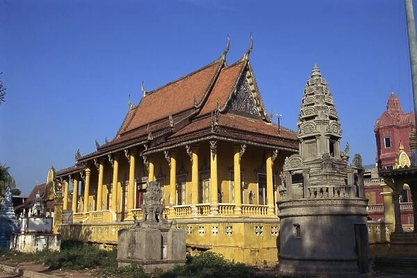 Exterior of the Saravan Pagoda, Buddhist temple, on the Tonle Sap River in Phnom Penh