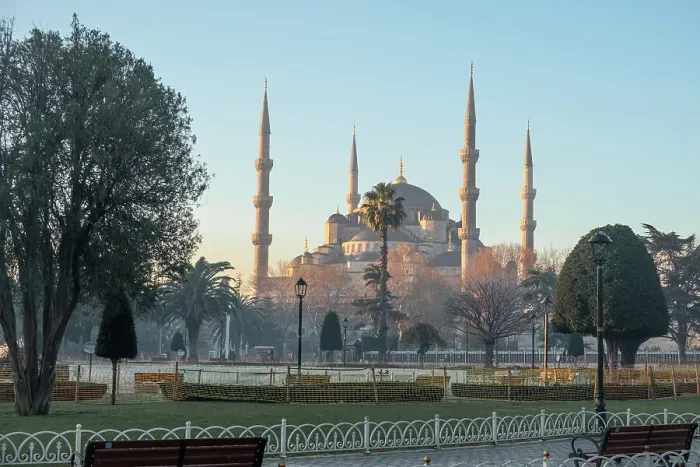 Framed Print : Exterior of Sultanahmet Camii (Blue Mosque) at sunrise, UNESCO World Heritage Site, Istanbul, Turkey, Europe Framed Print : Exterior of Sultanahmet Camii (Blue Mosque) at sunrise, UNESCO World Heritage Site, Istanbul, Turkey, Europe
