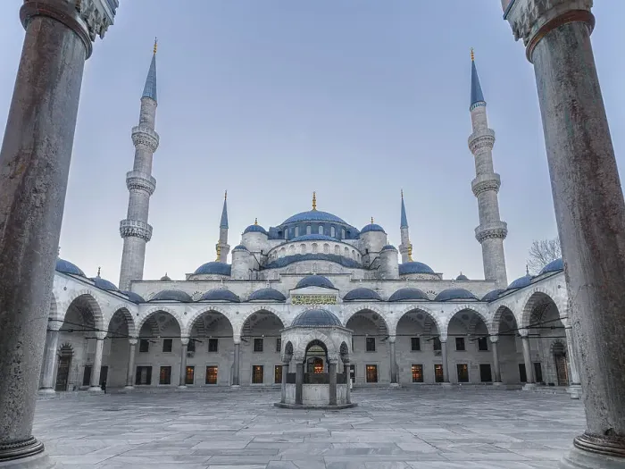 Framed Print : Exterior of Sultanahmet Camii (Blue Mosque) at sunrise, UNESCO World Heritage Site, Istanbul, Turkey, Europe Framed Print : Exterior of Sultanahmet Camii (Blue Mosque) at sunrise, UNESCO World Heritage Site, Istanbul, Turkey, Europe