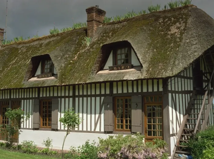 Framed Print : Exterior of a traditional timbered and thatched cottage in Vieux Port near Rouen in Haute Normandie (Normandy) Framed Print : Exterior of a traditional timbered and thatched cottage in Vieux Port near Rouen in Haute Normandie (Normandy)