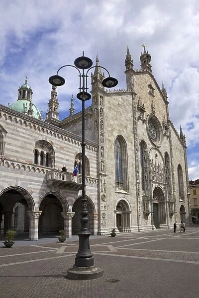 Exterior view of Cathedral in Como town centre, Lake Como, Lombardy, Italian Lakes, Italy, Europe