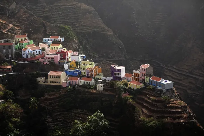 Framed Print : The extraordinary clifftop village of Fontainhas, northern Saint Anthony, Cape Verde Framed Print : The extraordinary clifftop village of Fontainhas, northern Saint Anthony, Cape Verde