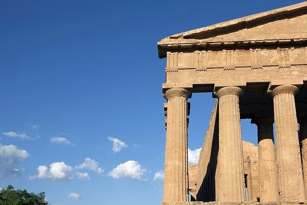 Facade of the Concordia Temple, Valley of the Temples, Agrigento, UNESCO World Heritage Site, Sicily, Italy, Europe