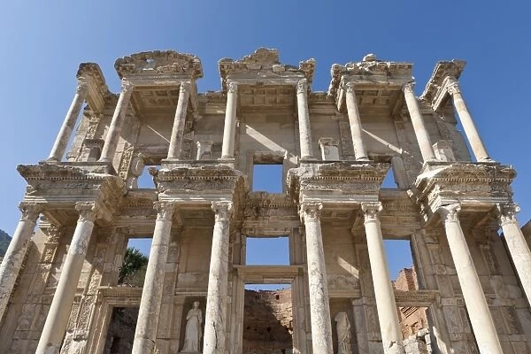 Facade of the Library of Celsus, Roman ruins of ancient Ephesus, near Kusadasi, Anatolia, Turkey, Asia Minor, Eurasia