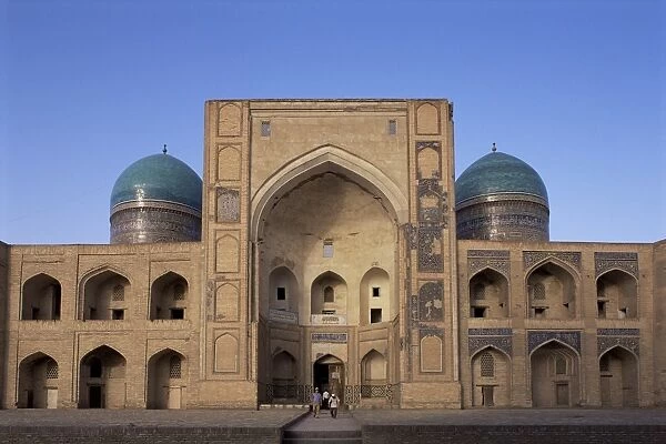 Facade of the Mir-i-Arab madrasah