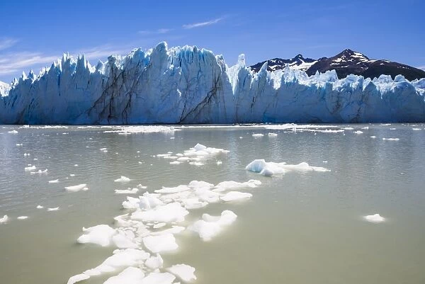 Fallen ice and Perito Moreno Glaciar, Los Glaciares National Park, UNESCO World Heritage Site