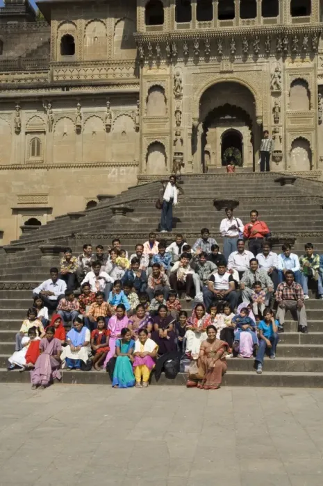 Framed Print : Family portait at Shiva Hindu temple and Ahilya Fort Framed Print : Family portait at Shiva Hindu temple and Ahilya Fort