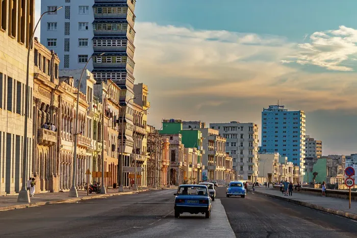 Framed Print : The famous Malecon, Havana, Cuba, West Indies, Central America Framed Print : The famous Malecon, Havana, Cuba, West Indies, Central America