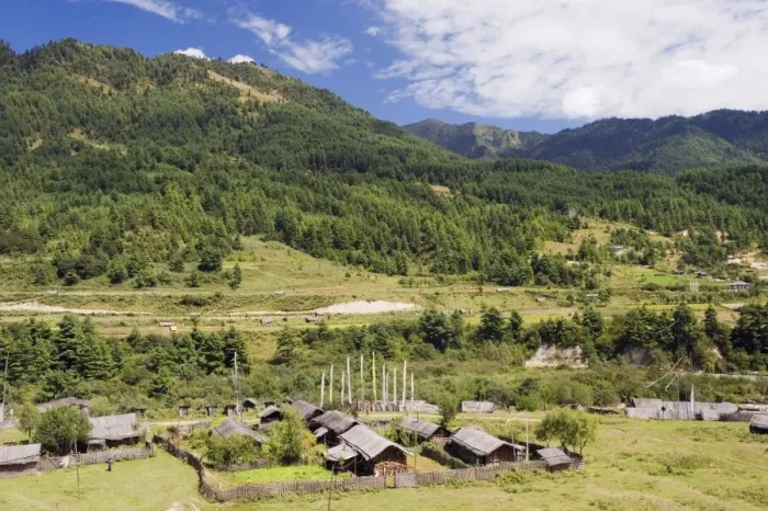 Framed Print : Farm houses, Bumthang, Chokor Valley, Bhutan, Asia Framed Print : Farm houses, Bumthang, Chokor Valley, Bhutan, Asia