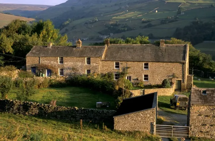 Framed Print : Farm near Gunnister, Swaledale, Yorkshire Dales National Park, Yorkshire Framed Print : Farm near Gunnister, Swaledale, Yorkshire Dales National Park, Yorkshire