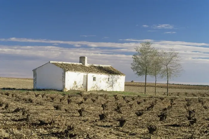 Framed Print : Farmhouse near Valdepenas Framed Print : Farmhouse near Valdepenas