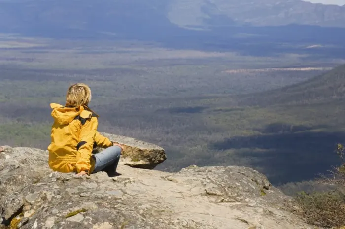 Framed Print : Female hiker at The Balconies, The Grampians National Park, Victoria, Australia, Pacific Framed Print : Female hiker at The Balconies, The Grampians National Park, Victoria, Australia, Pacific