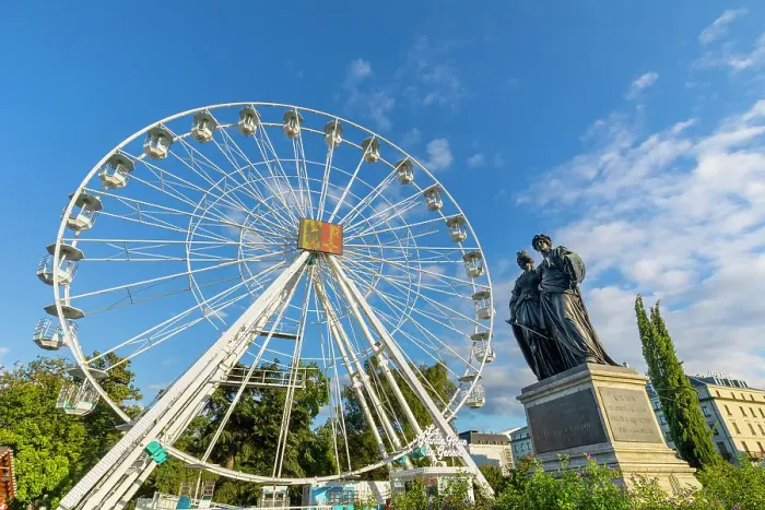 Framed Print : Ferris Wheel (Grande Roue), The National Monument, Jardin Anglais (English Garden), Geneva, Switzerland