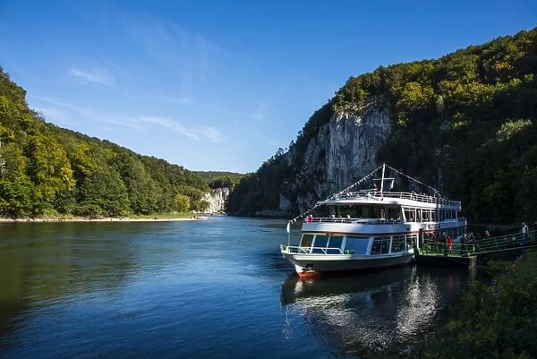 Ferry at the Danube breakthrough near the Weltenburg Monastery, Kehlheim, Bavaria, Germany, Europe
