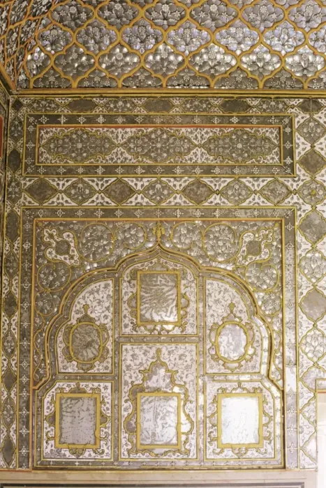 Framed Print : Detail of the fine mirror and plaster work found in the Sheesh Mahal Framed Print : Detail of the fine mirror and plaster work found in the Sheesh Mahal