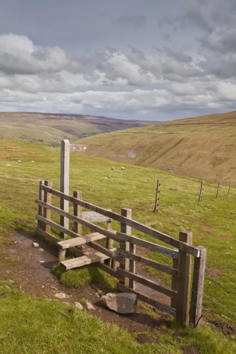 Framed Print : A fingerpost pointing towards Littondale in the Yorkshire Dales, Yorkshire, England, United Kingdom, Europe Framed Print : A fingerpost pointing towards Littondale in the Yorkshire Dales, Yorkshire, England, United Kingdom, Europe