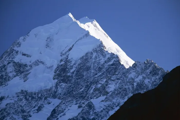 Framed Print : First light on the east face of 3755m Mount Cook Framed Print : First light on the east face of 3755m Mount Cook