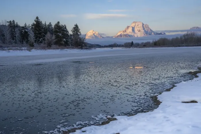 Framed Print : First light on Mount Moran at Oxbow Bend with reflection, Grand Teton National Park Framed Print : First light on Mount Moran at Oxbow Bend with reflection, Grand Teton National Park