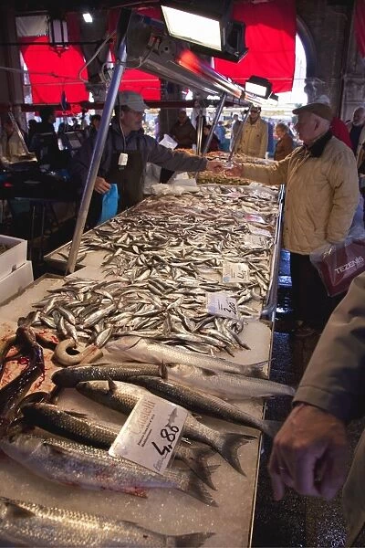 Fish market, Rialto, Venice, Veneto, Italy, Europe
