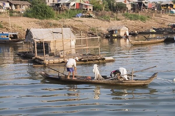 Fishermen on the Mekong River, Phnom Penh, Cambodia, Indochina, Southeast Asia, Asia